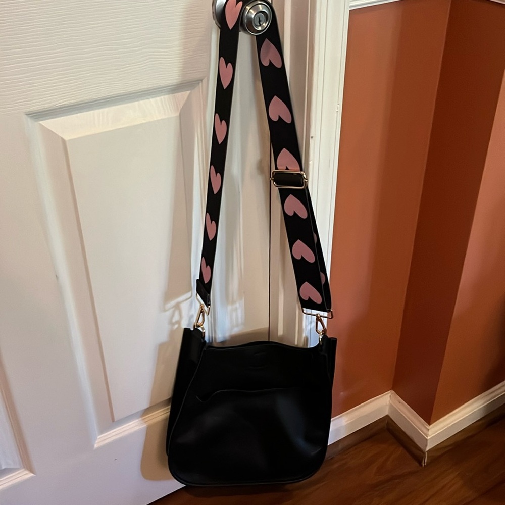 NWOT Ahdorned Handbag